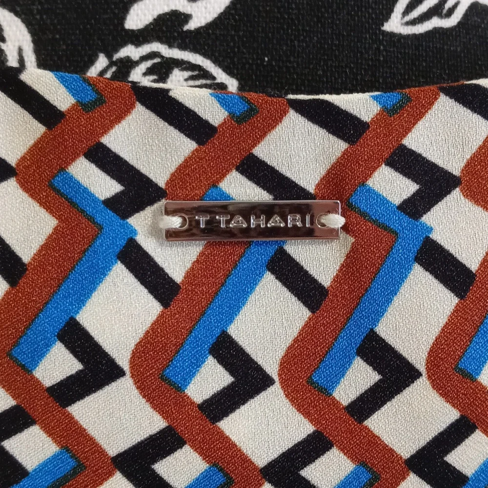💙T Tahari💙 - Geometric Top - Picture 7 of 16